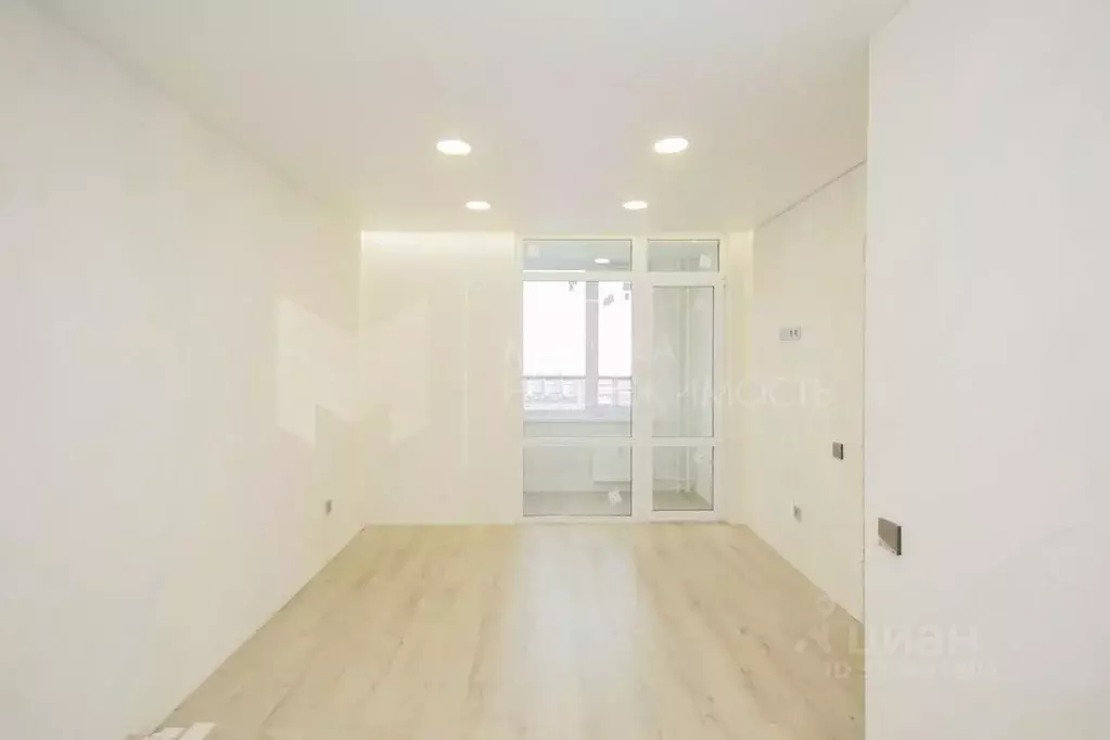 1-к кв. Тюменская область, Тюмень ул. Новоселов, 107 (37.4 м) - Фото 1