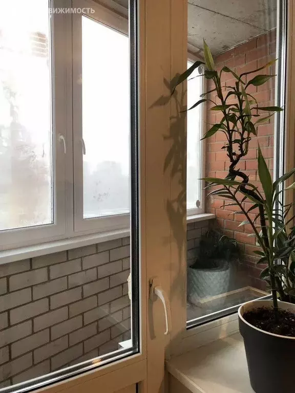 2-комнатная квартира: Тюмень, улица Николая Зелинского, 1 (58.9 м) - Фото 1