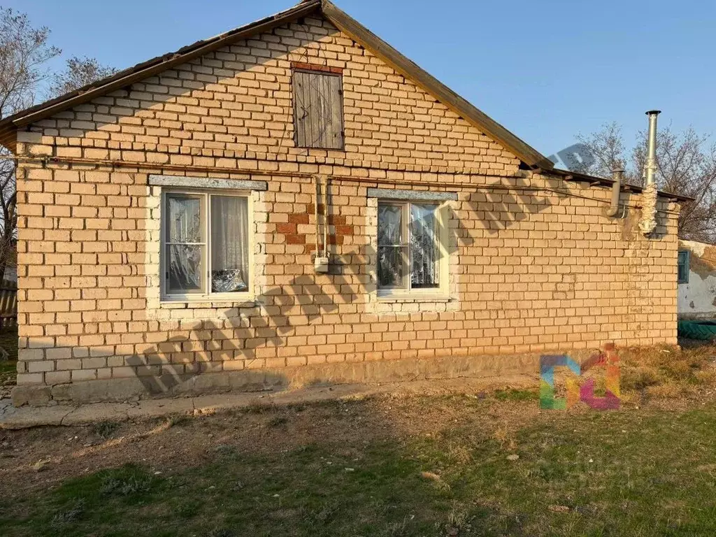 Дом в Калмыкия, Октябрьский район, пос. Хошеут Набережная ул., 19 (88 ... - Фото 2