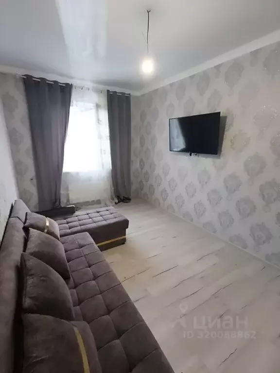 2-к кв. Кабардино-Балкария, Нальчик ул. Солнечная, 8/2 (60.0 м) - Фото 1