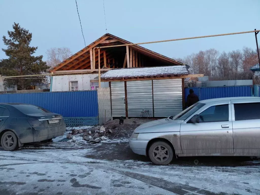 Дом в Оренбургская область, Саракташский район, Николаевский ... - Фото 1