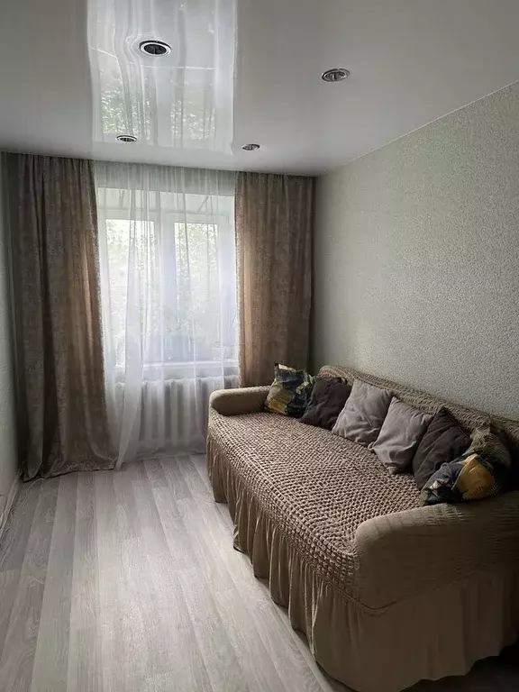 3-к кв. Свердловская область, Серов ул. Рабочей молодежи, 7 (63.0 м) - Фото 0