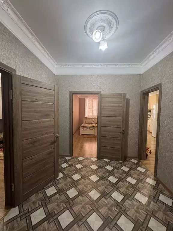 2-к кв. Дагестан, Каспийск просп. М. Омарова, 20 (70.0 м) - Фото 1