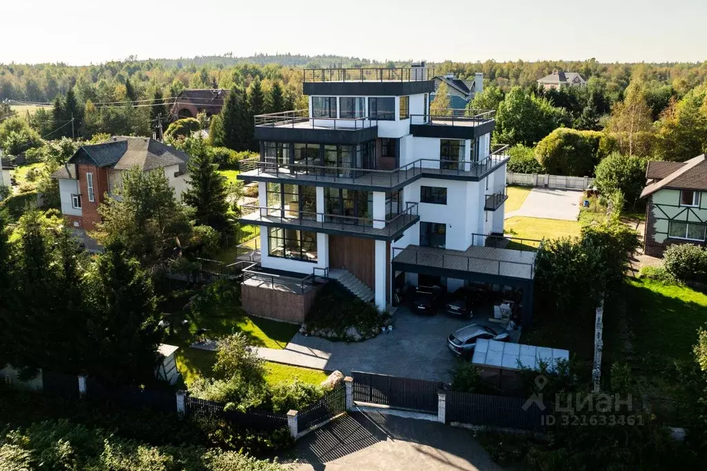 Дом в Ленинградская область, Приозерский район, Запорожское с/пос, д. ... - Фото 1