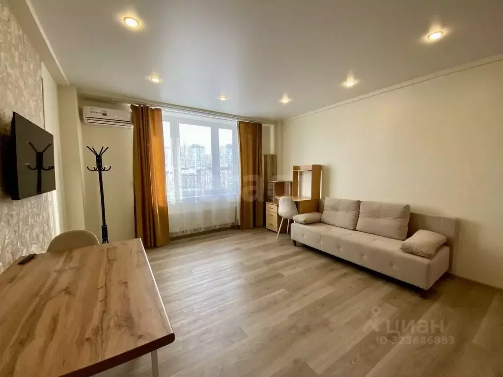 1-к кв. Тюменская область, Тюмень Заречный проезд, 39Ак2 (46.2 м) - Фото 1