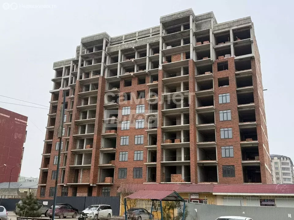 3-комнатная квартира: город Кизилюрт, улица Гагарина, 54 (100 м) - Фото 1