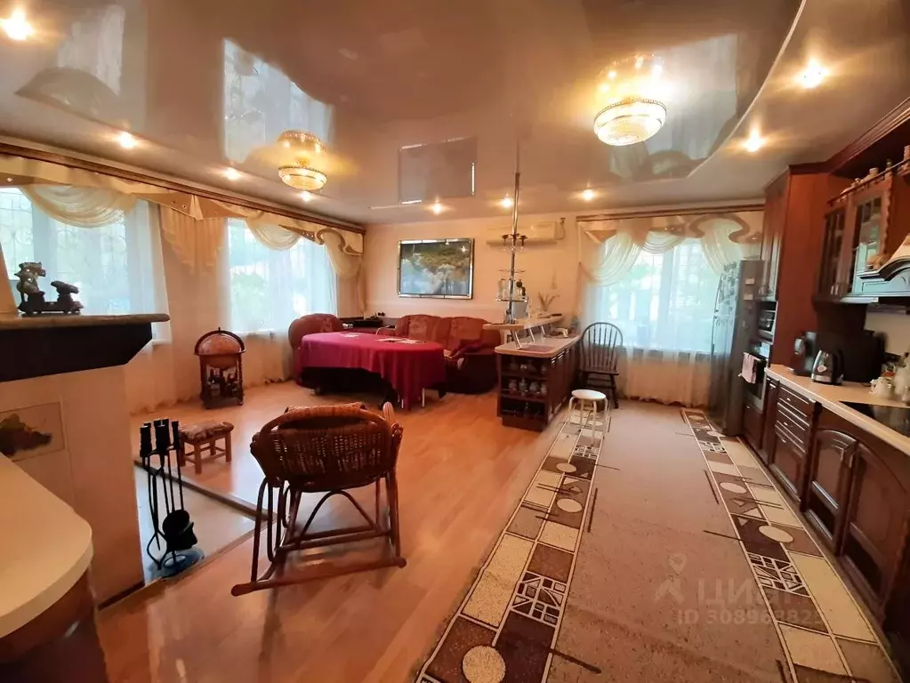 Дом в Приморский край, Уссурийск ул. Романа Кочнова (242 м) - Фото 1