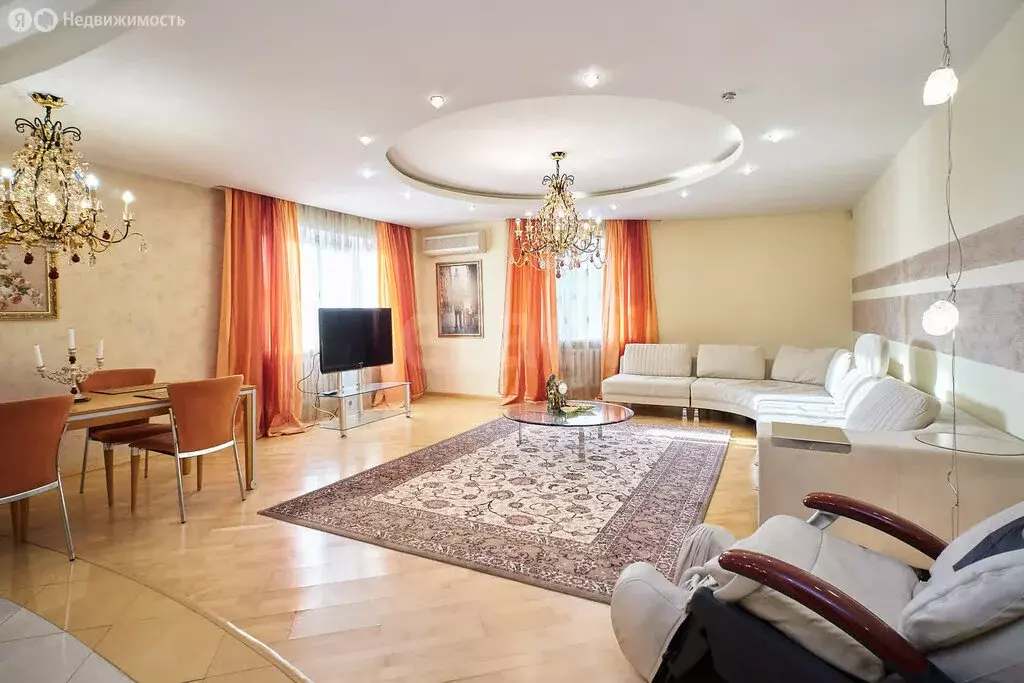 3-комнатная квартира: Тюмень, улица Челюскинцев, 28 (135.1 м) - Фото 1