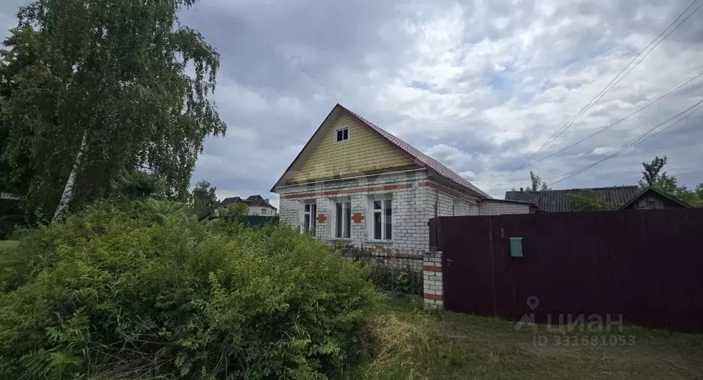 Дом в Брянская область, Карачев ул. Федюнинского (42 м) - Фото 1