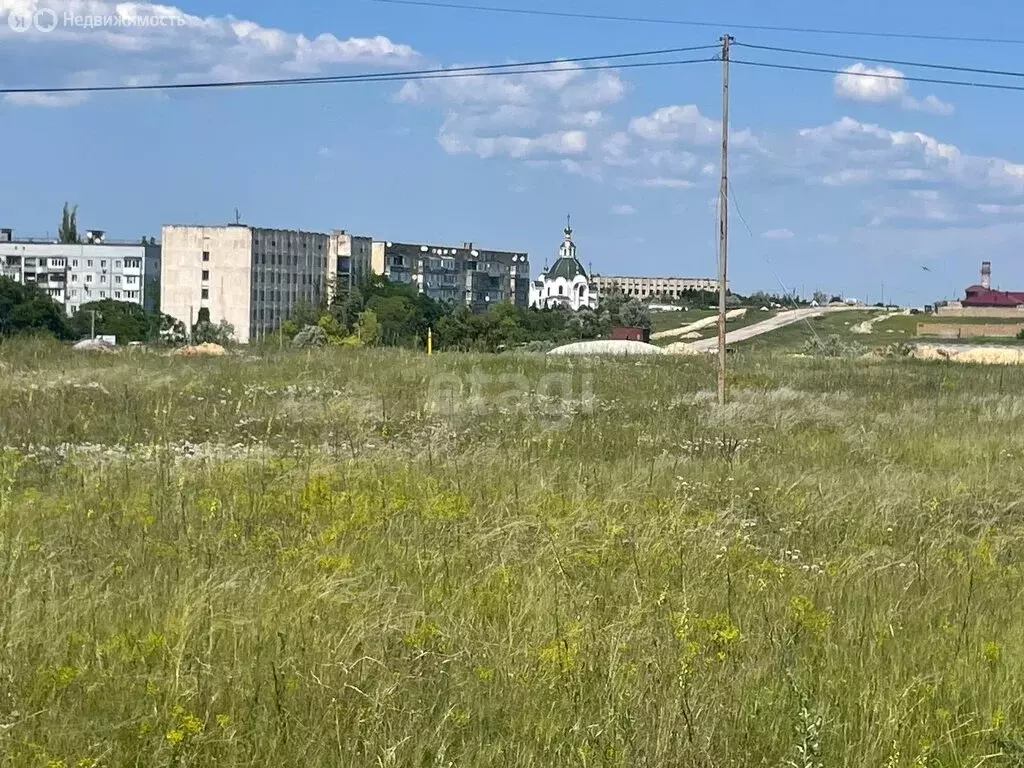 Участок в посёлок городского типа Новоозёрное, Сосновая улица (6 м) - Фото 1