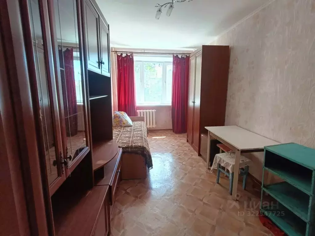 Комната Астраханская область, Астрахань ул. Безжонова, 2 (12.8 м) - Фото 1