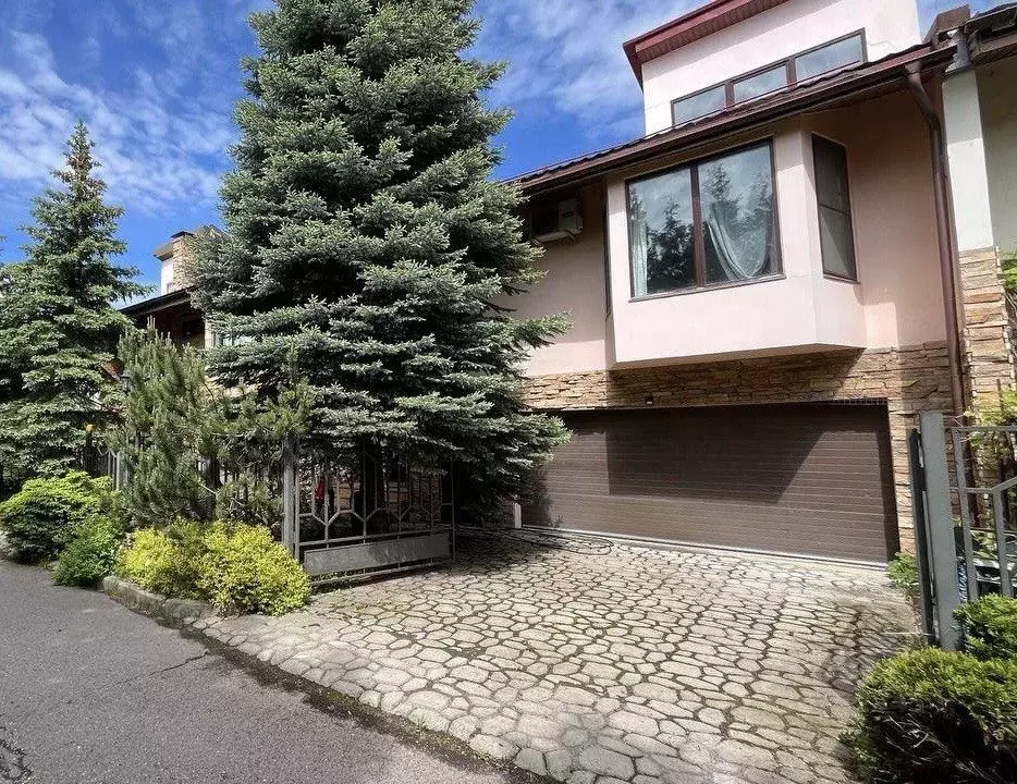 Таунхаус в Московская область, Красногорск ул. Озерная, 82 (290 м) - Фото 1