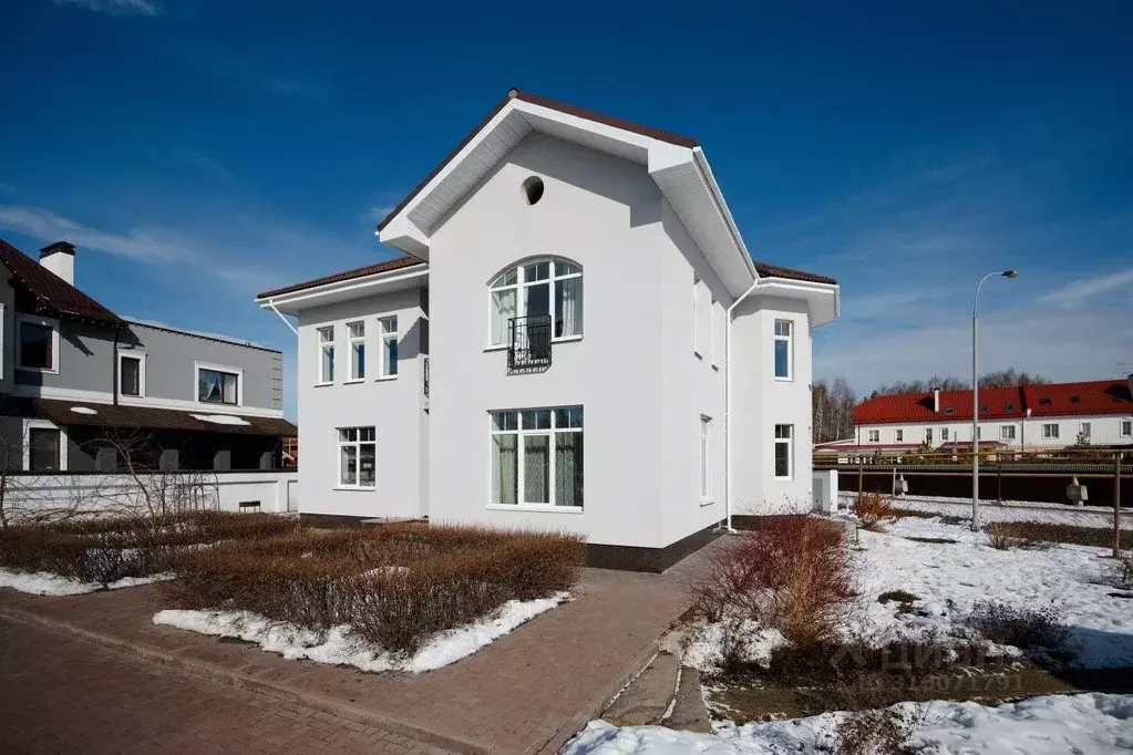 Дом в Свердловская область, Екатеринбург пер. Искристый, 23 (213 м) - Фото 0