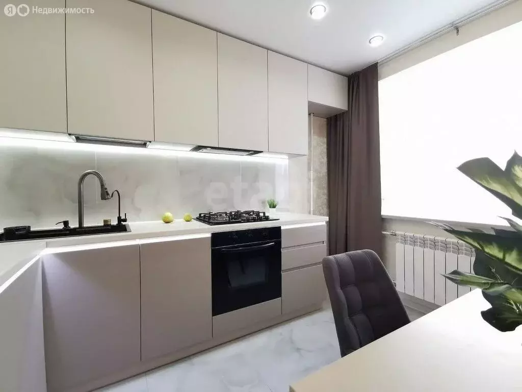 3-комнатная квартира: Йошкар-Ола, бульвар Чавайна, 15 (83.9 м) - Фото 1