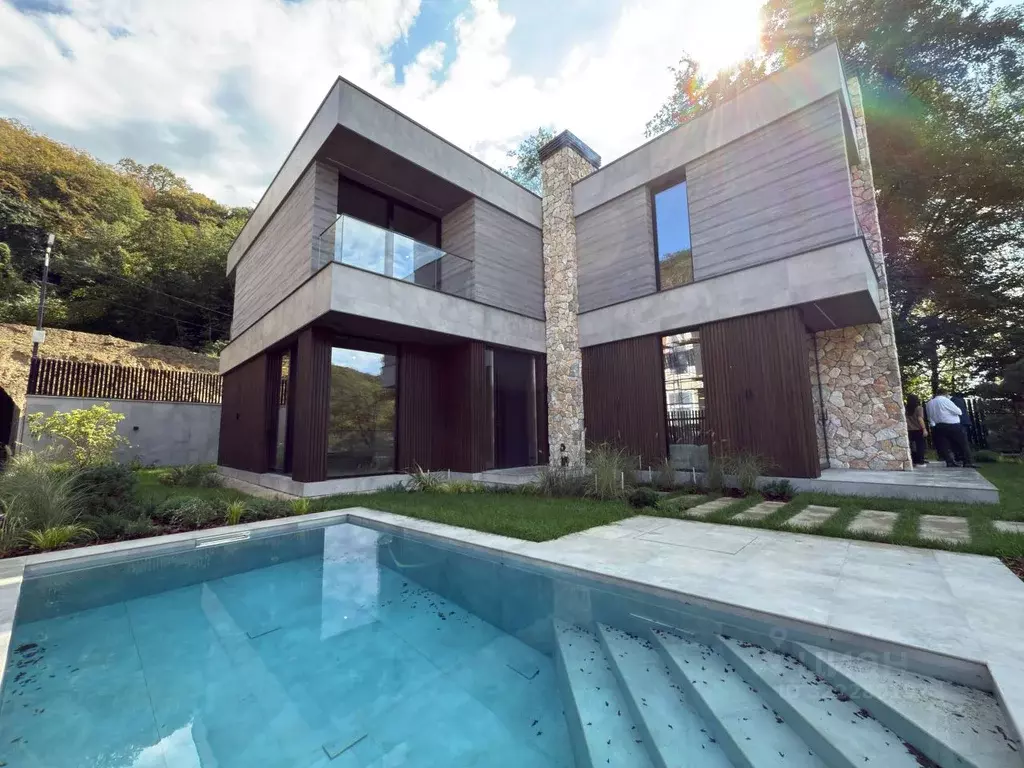 Дом в Краснодарский край, Сочи городской округ, с. Лесное ул. ... - Фото 1