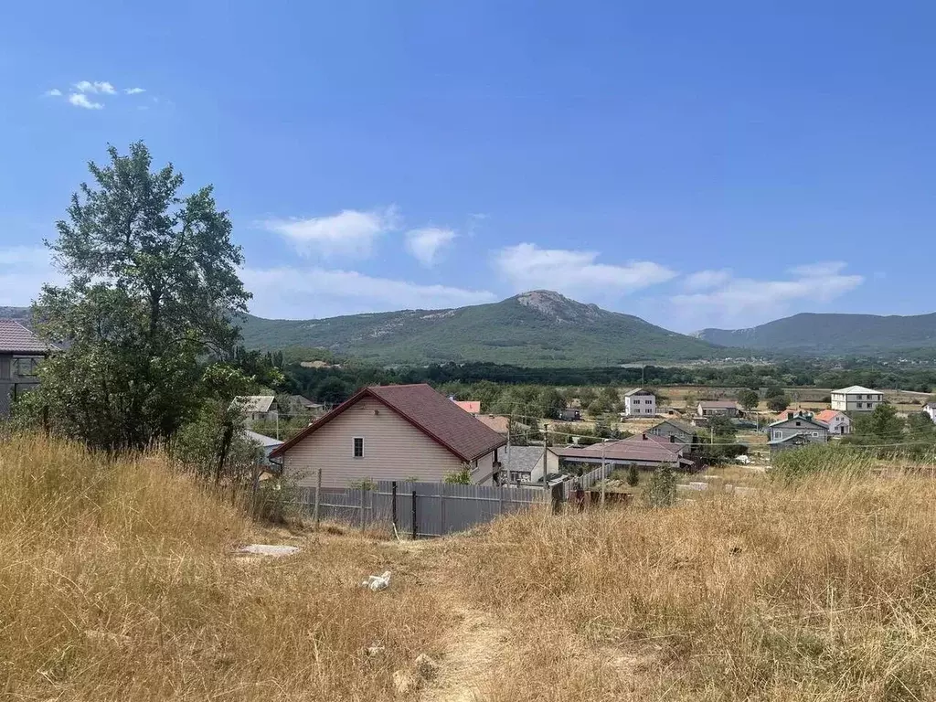 Участок в Севастополь с. Орлиное, ул. Ласпинская (15.0 сот.) - Фото 0