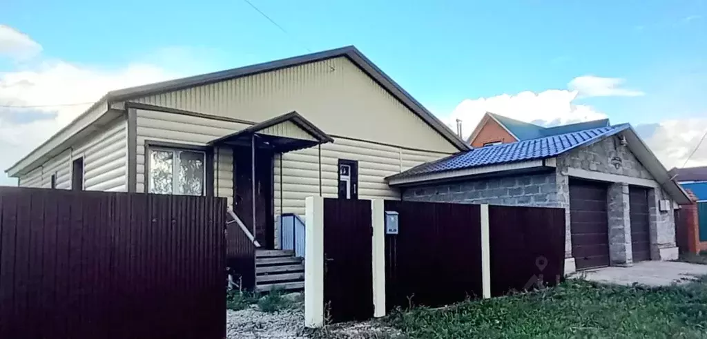 Дом в Башкортостан, Иглинский сельсовет, с. Иглино ул. Архитектурная, ... - Фото 1