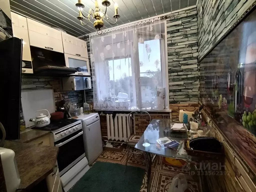 3-к кв. Ленинградская область, Кириши Советская ул., 19 (55.8 м) - Фото 1