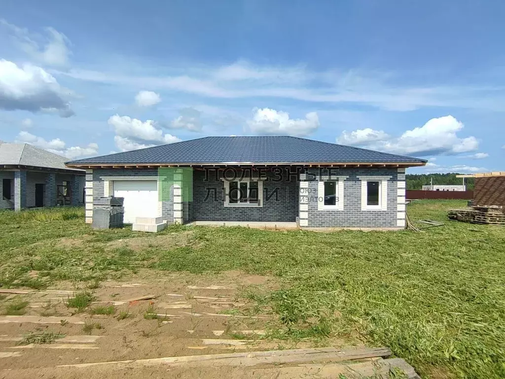 Дом в Кировская область, Слободской район, Бобинское с/пос, д. Большие ... - Фото 0