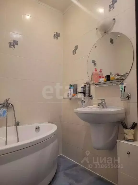 2-к кв. Брянская область, Брянск ул. 3 Июля, 14 (64.8 м) - Фото 1