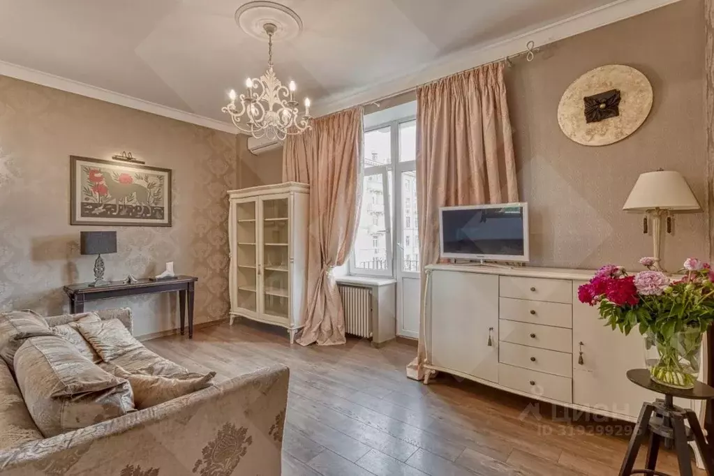 3-к кв. Москва Кутузовский просп., 19 (70.0 м) - Фото 0