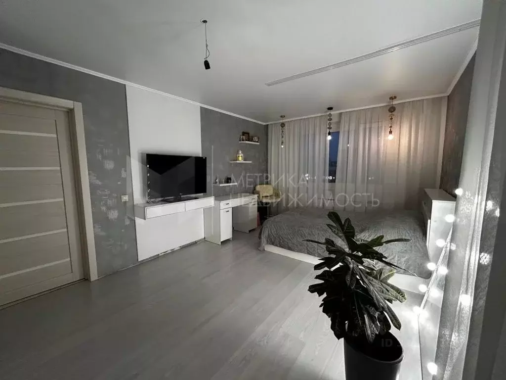 2-к кв. Тюменская область, Тюмень ул. Федюнинского, 60 (56.0 м) - Фото 1