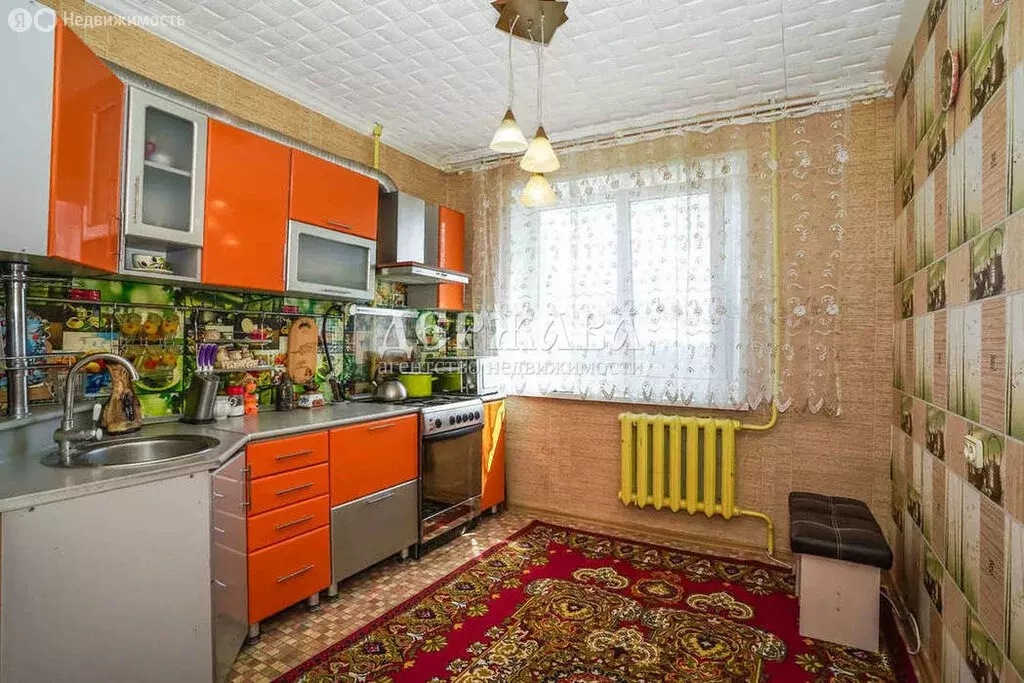 3-комнатная квартира: Старый Оскол, улица Хмелёва, 10 (62.5 м) - Фото 1