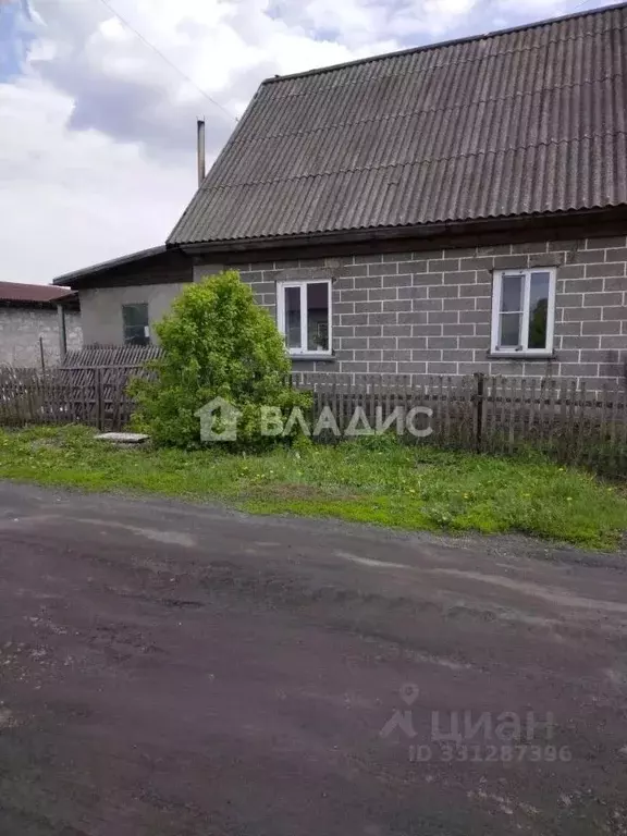 Дом в Алтайский край, Бийский район, с. Малоенисейское Лесная ул. (65 ... - Фото 1