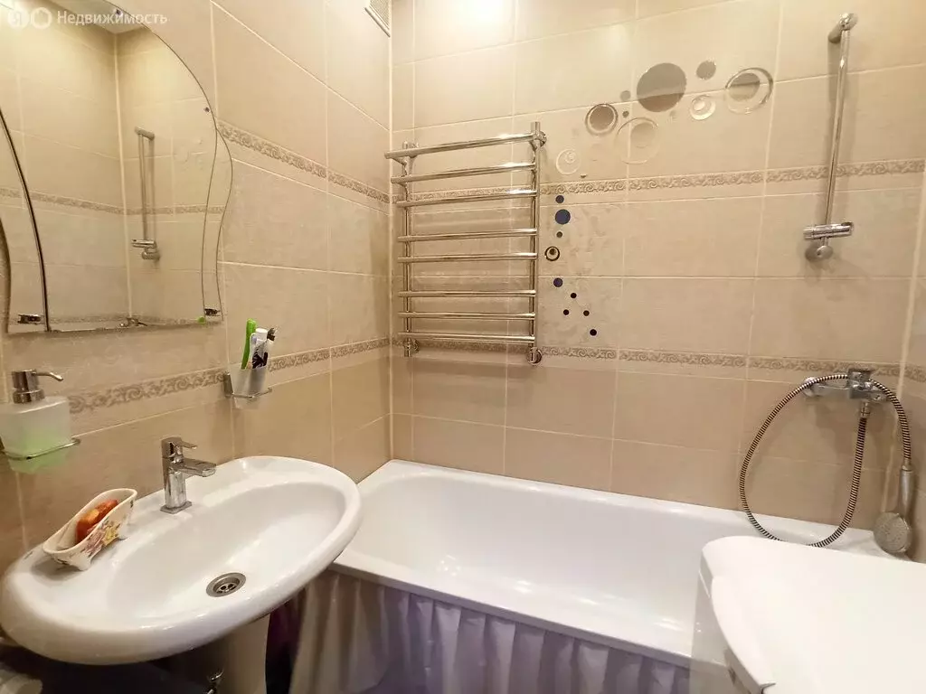 1-комнатная квартира: Пенза, улица Антонова, 24 (42 м) - Фото 0