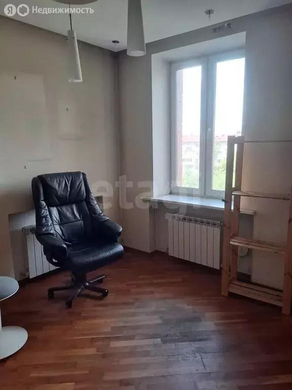 3-комнатная квартира: Омск, улица Добровольского, 5/1 (135 м) - Фото 0