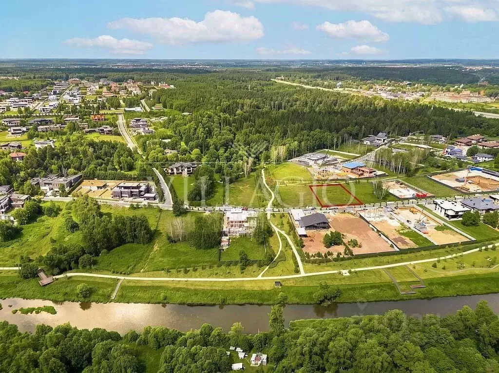 Участок в Московская область, Красногорск городской округ, д. ... - Фото 1