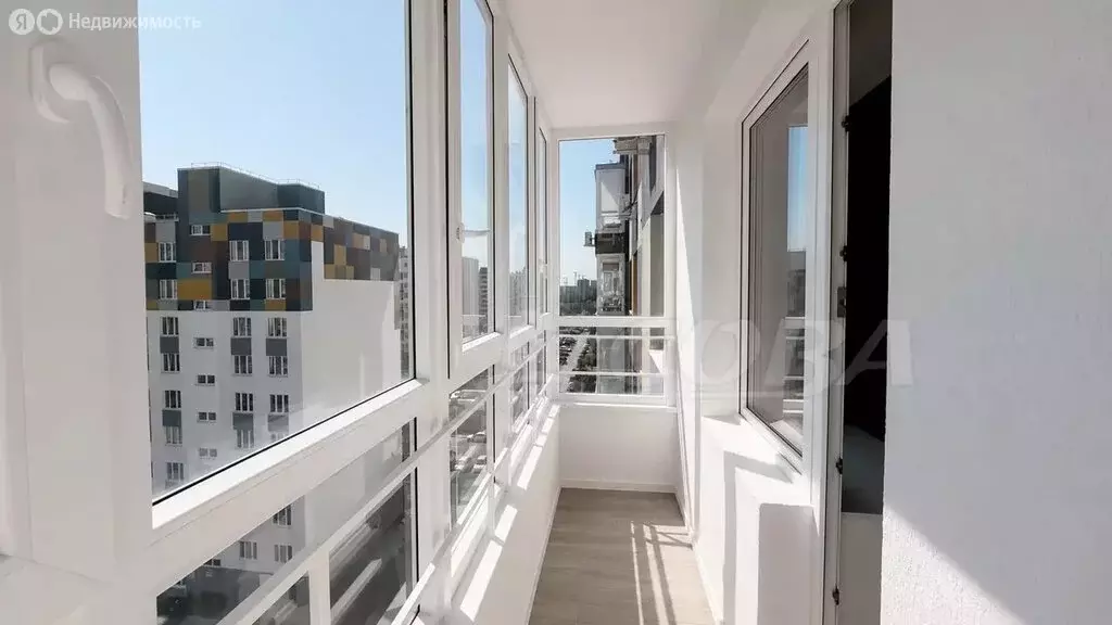 1-комнатная квартира: Тюмень, улица Василия Подшибякина, 17 (31 м) - Фото 1
