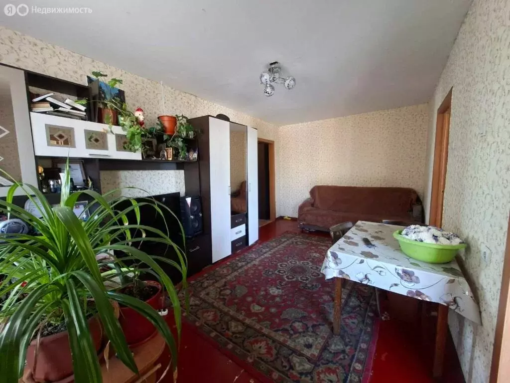 4-комнатная квартира: Мыски, улица Вахрушева, 27 (61 м) - Фото 0
