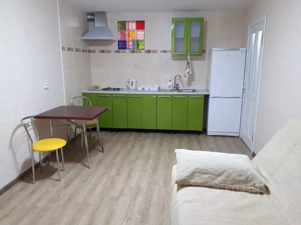 2-к кв. Крым, Симферополь пер. Бокуна, 33Б (50.0 м) - Фото 1