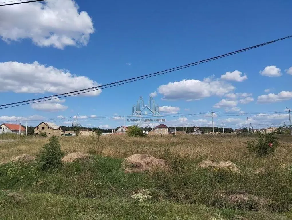 Участок в Крым, Симферопольский район, Перовское с/пос, с. Дубки ул. ... - Фото 2