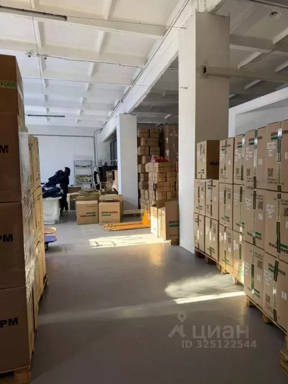 Склад в Красноярский край, Красноярск ул. Пограничников, 28 (350 м) - Фото 1