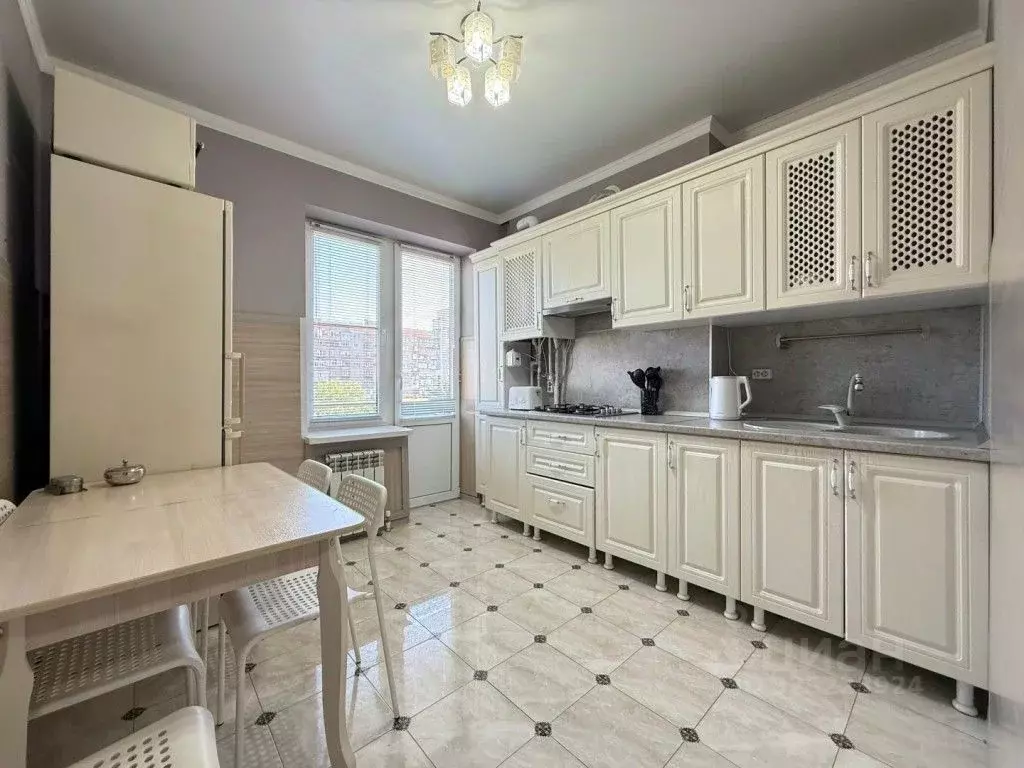 3-к кв. Кабардино-Балкария, Нальчик ул. Ю.А. Гагарина, 20 (84.5 м) - Фото 0