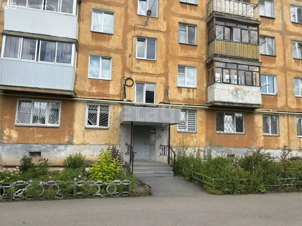 3-комнатная квартира: Златоуст, Дворцовая улица, 26 (57.6 м) - Фото 0