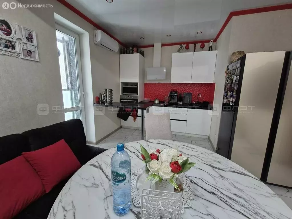 3-комнатная квартира: Казань, улица Азата Аббасова, 11 (84.3 м) - Фото 2