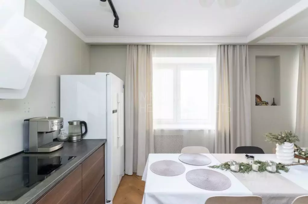 2-к кв. Тюменская область, Тюмень ул. Монтажников, 49 (80.0 м) - Фото 1