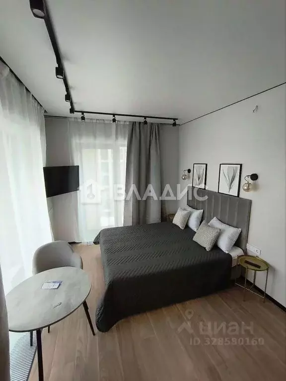 Студия Санкт-Петербург наб. Макарова, 58 (32.0 м) - Фото 1