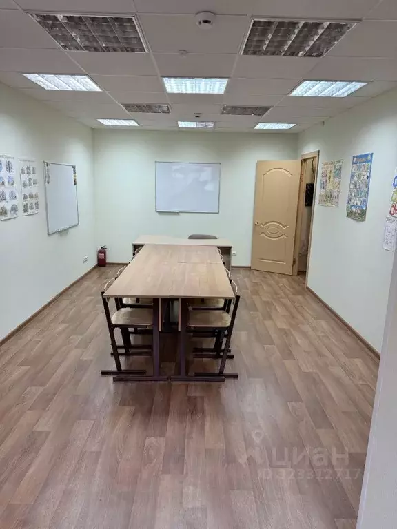 Помещение свободного назначения в Саратовская область, Саратов ул. ... - Фото 1