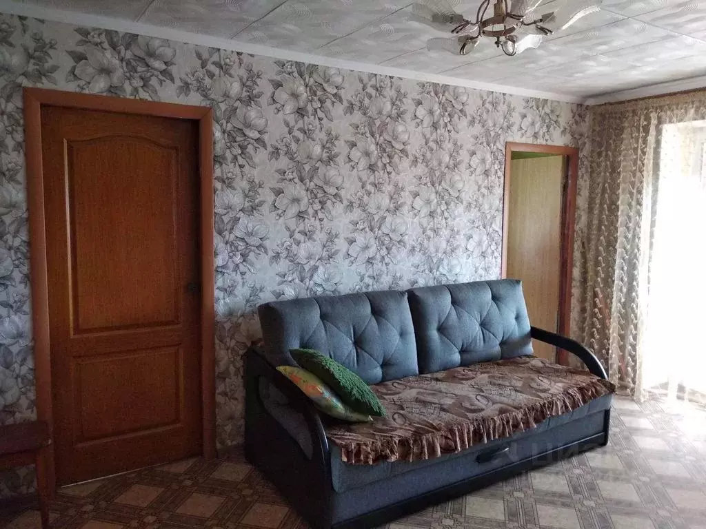 3-к кв. Крым, Черноморское пгт ул. Южная, 3 (50.0 м) - Фото 0