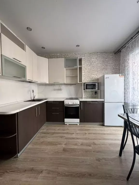 2-к. квартира, 42 м, 7/15 эт. - Фото 0
