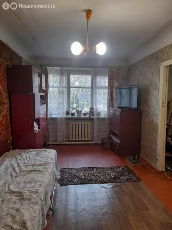 3-комнатная квартира: Батайск, улица Клары Цеткин, 190 (44 м) - Фото 1