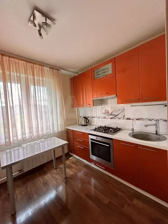 2-к. квартира, 60 м, 8/9 эт. - Фото 1
