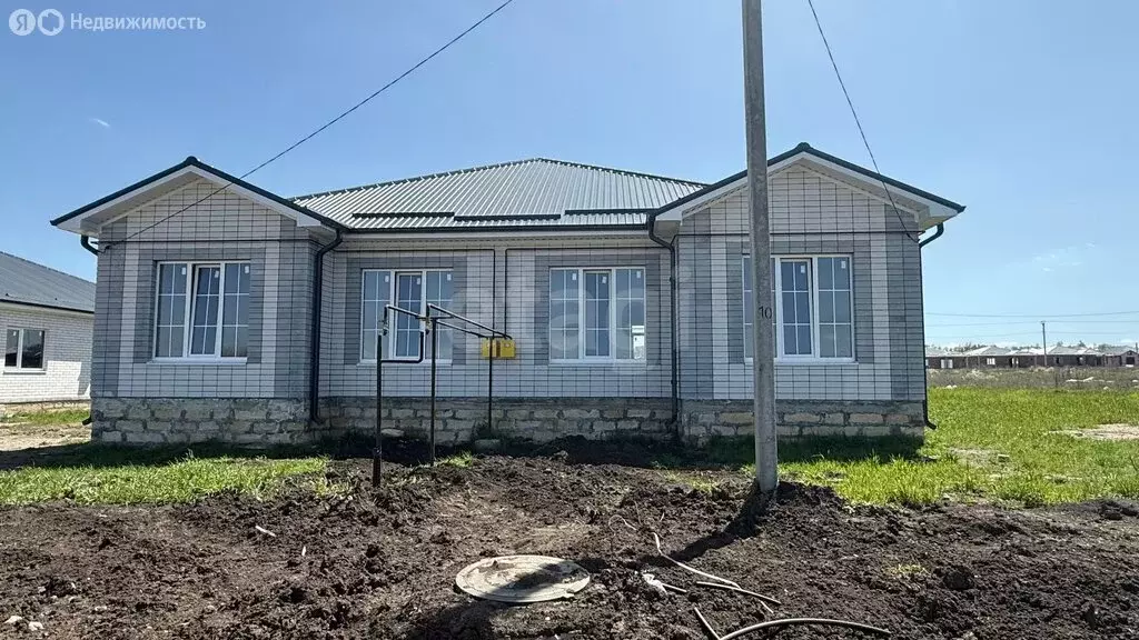 Дом в Михайловск, улица Максима Сугань (100 м) - Фото 2