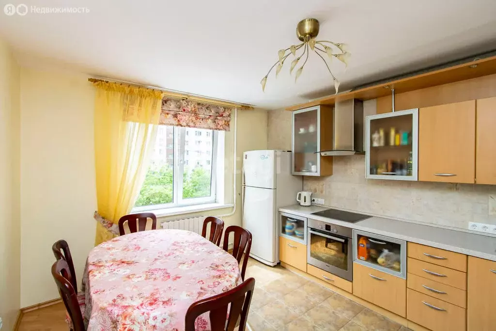 4-комнатная квартира: Тюмень, улица 50 лет Октября, 30 (106.5 м) - Фото 1