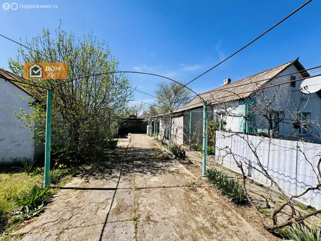 Дом в посёлок городского типа Новосёловское, Полтавская улица, 28 ... - Фото 1