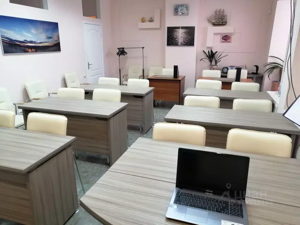 Офис в Ханты-Мансийский АО, Ханты-Мансийск ул. Гагарина, 65 (40 м) - Фото 1